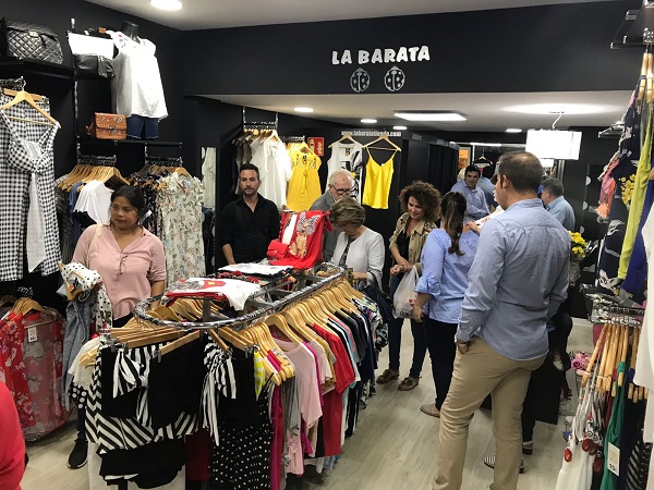 La abre en Almería una franquicia de ropa precios