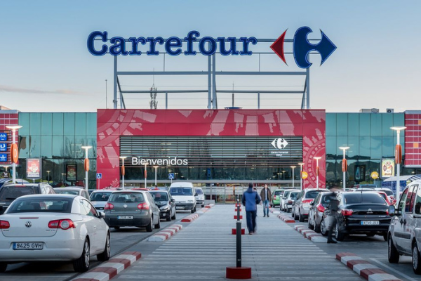 Carrefour contrata a más de 8.000 personas