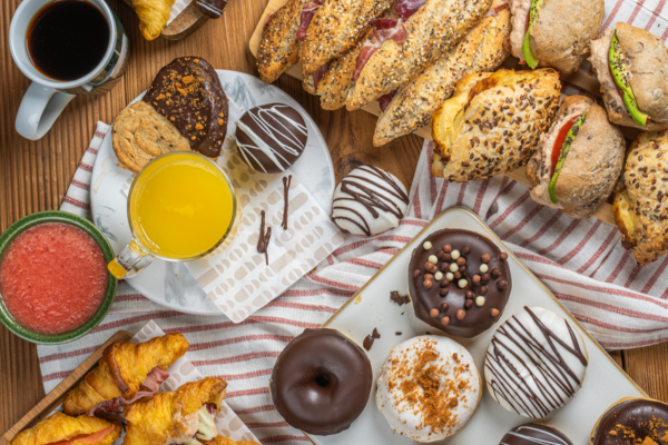 Caterign Panaria: Mini bocadillos, donuts, zumos..