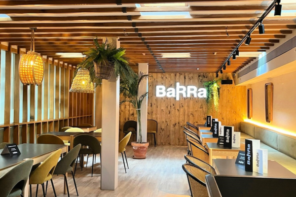 Interior restaurante Barra de Pintxos Albacete, ambiente cálido y moderno